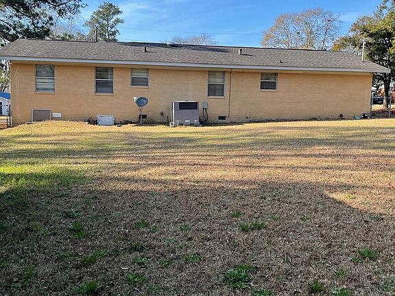 3rd image of 111 Hillcrest Dr