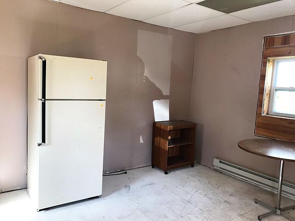 5th image of 705 Court St