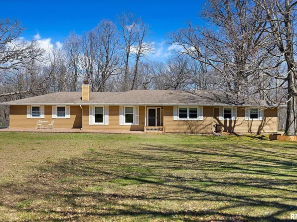 2353 Hollands Grove Rd, Washington, IL 61571