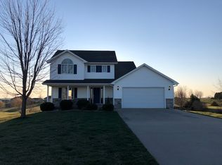 1640 Birch Ln, Pella, IA 50219