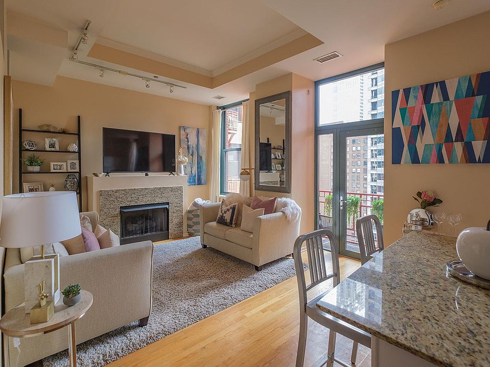 1st image of 208 W Washington St APT 1708