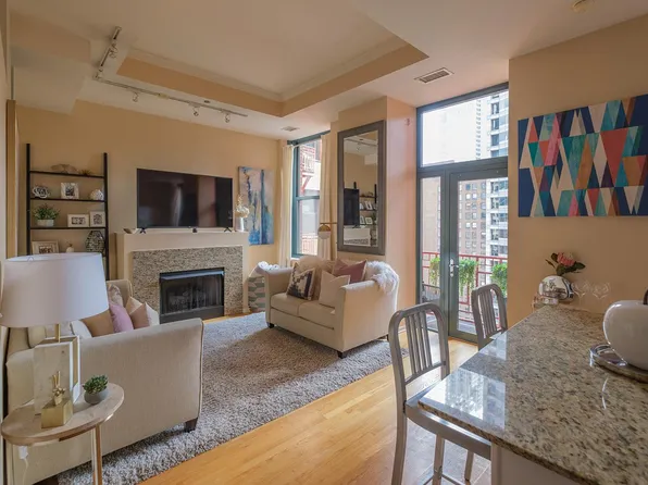 208 W Washington St, Chicago, IL