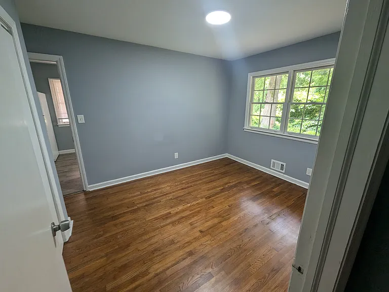 1158 Sanders Dr — Photo 10