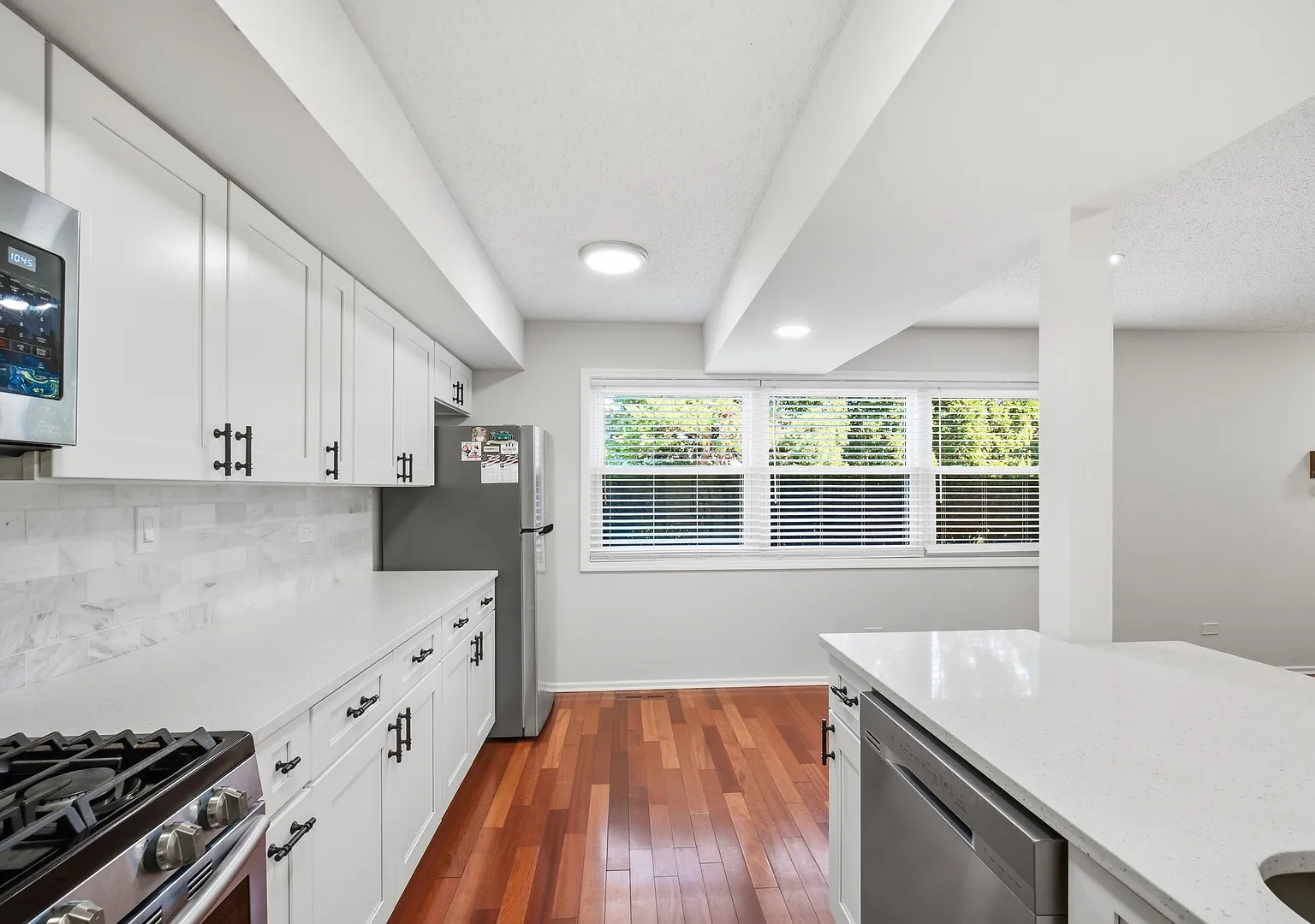 2 bed, 1.5 bath, 992 sqft, $2,550 — Photo 4