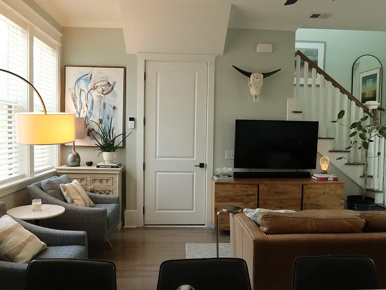 994 Key Colony Ct — Photo 2