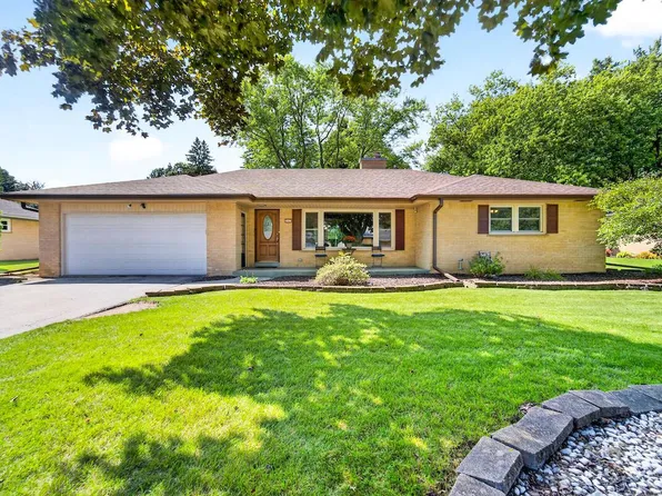 3523 W Pelican LANE, Brown Deer, WI 53209