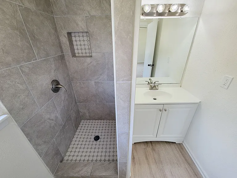 301 Cypress St — Photo 31