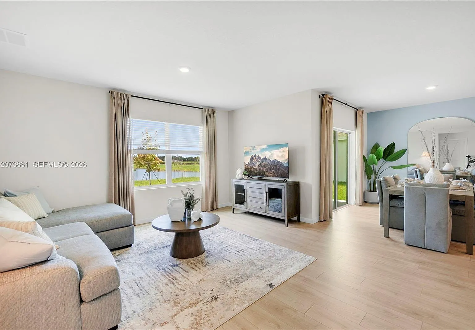 Venetian Grove - Phase 1 — Photo 4