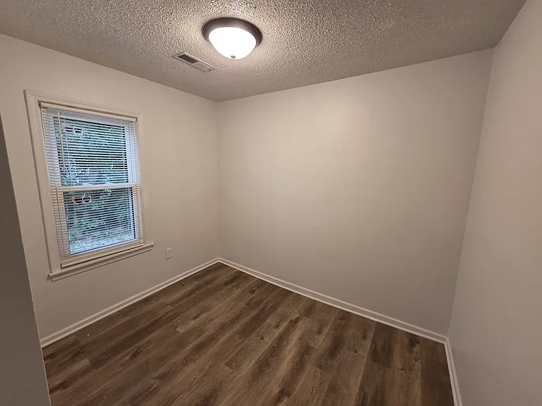 805 Hunt Ave — Photo 12