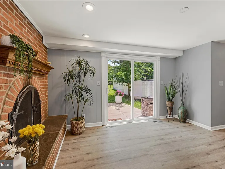 10533 Stevenson Rd — Photo 25