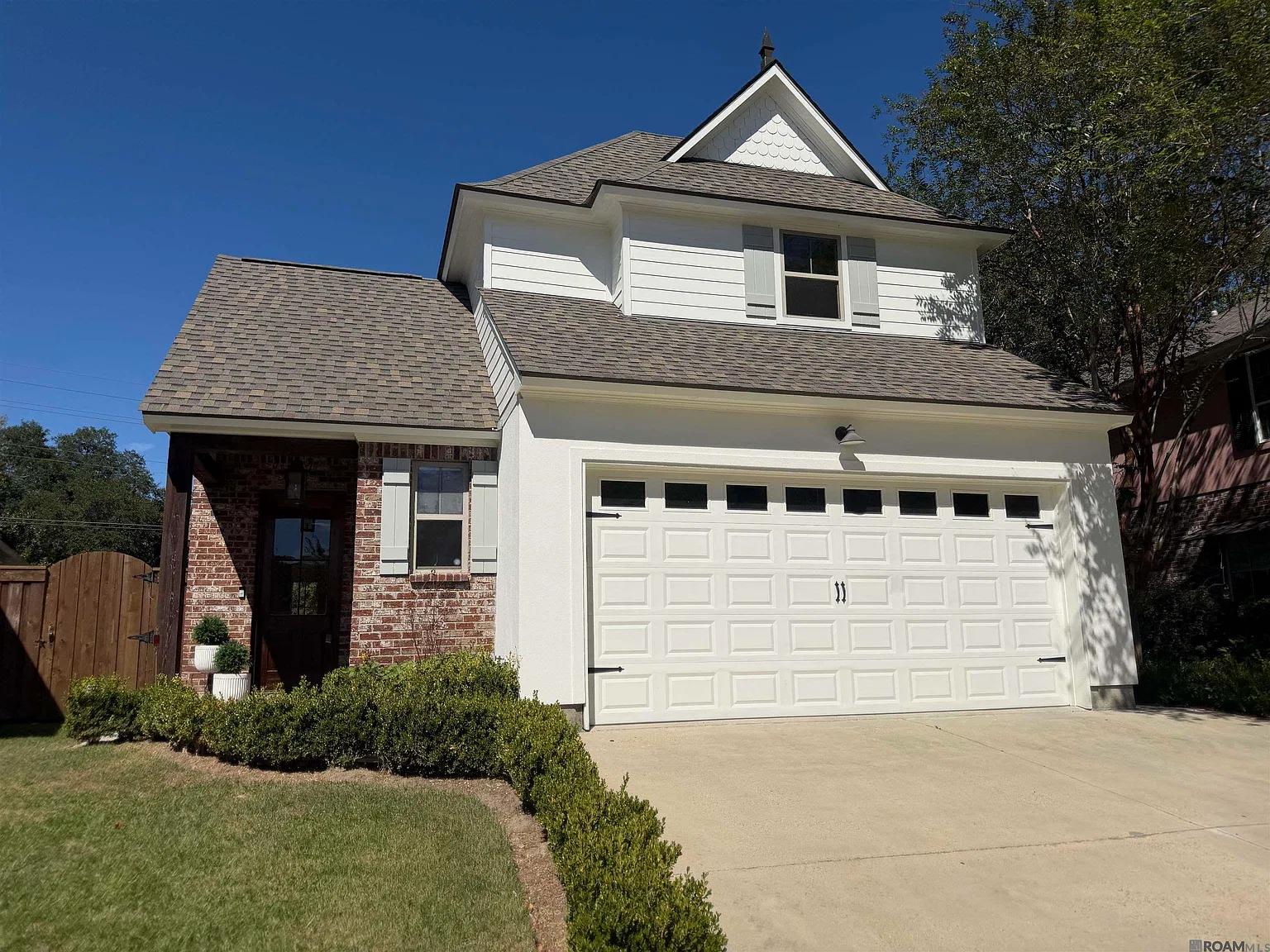 4 bed, 2336 sqft, $5,000 — Photo 1