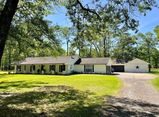 129 Bevan Cir, Sour Lake, TX 77659