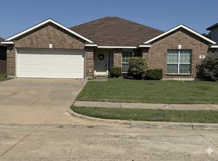 910 Cutting Horse Dr, Mansfield, TX 76063