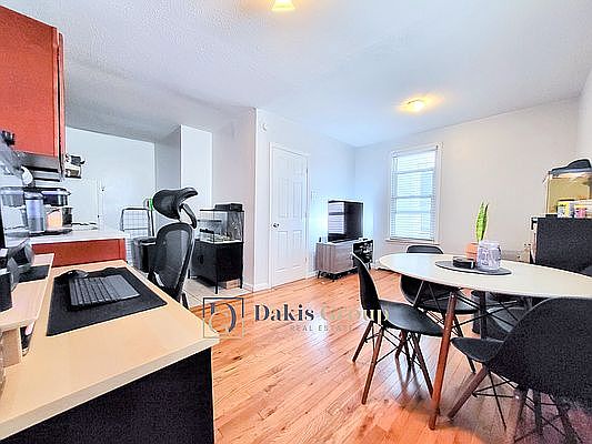 3rd image of 21-31 41st St #1