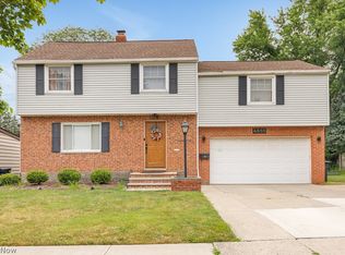 4855 Edsal Dr, Lyndhurst, OH 44124