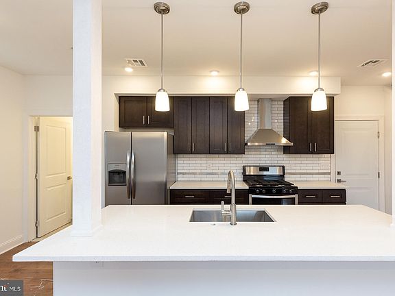 4th image of 4215 Manayunk Ave #E