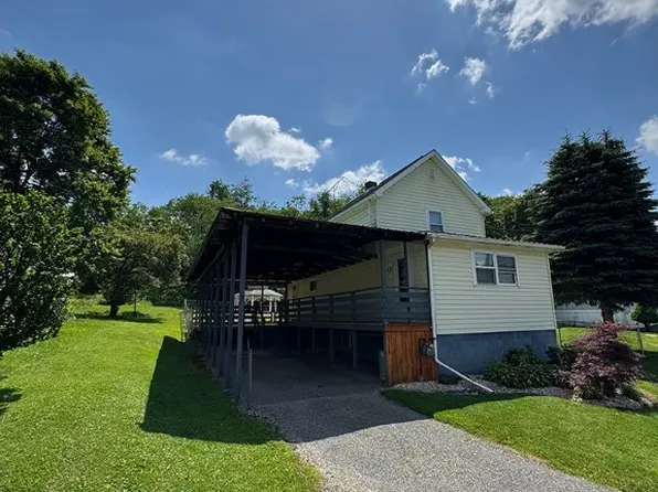 146 W 3rd St, Aultman, PA 15713