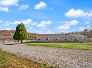 985 E Brown Rd, Pekin, IN 47165