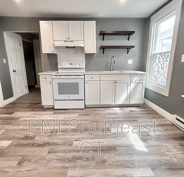 200 Montauk Ave #2B — Photo 2
