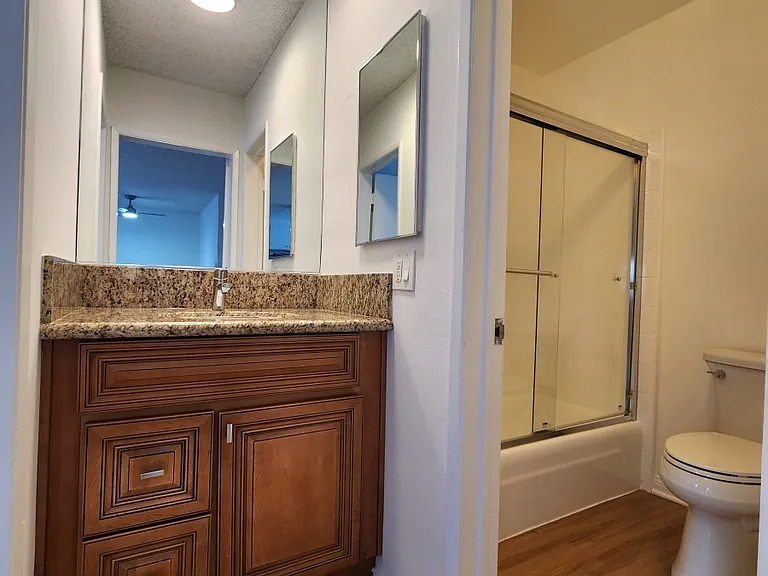 12340 Rochester Ave — Photo 30