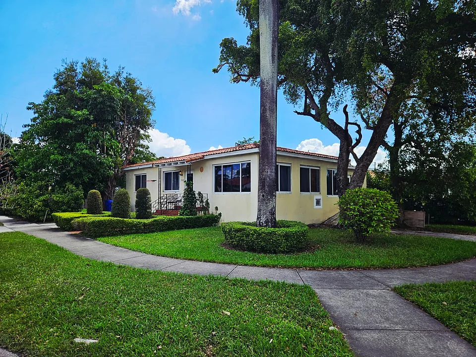 3560 NW 19th St