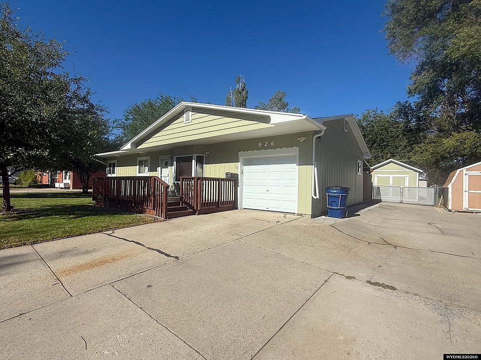 1st image of 926 Elk Dr