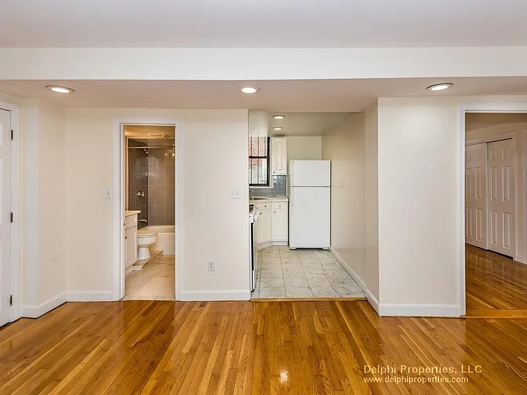 13 Garrison St #B — Photo 6