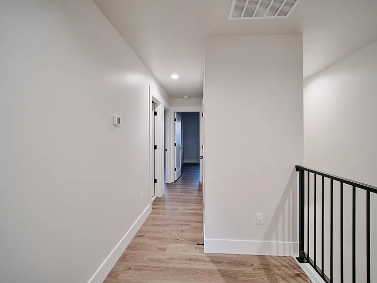 784 W Redwood Ct — Photo 3