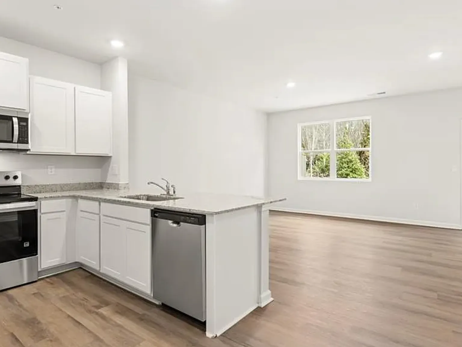 3 bed, 1508 sqft, $1,975 — Photo 4