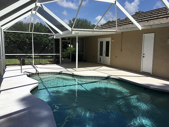 4th image of 29 Whispering Pine Dr