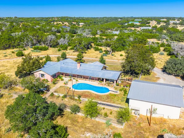 88 Oak Alley, Kerrville, TX 78028