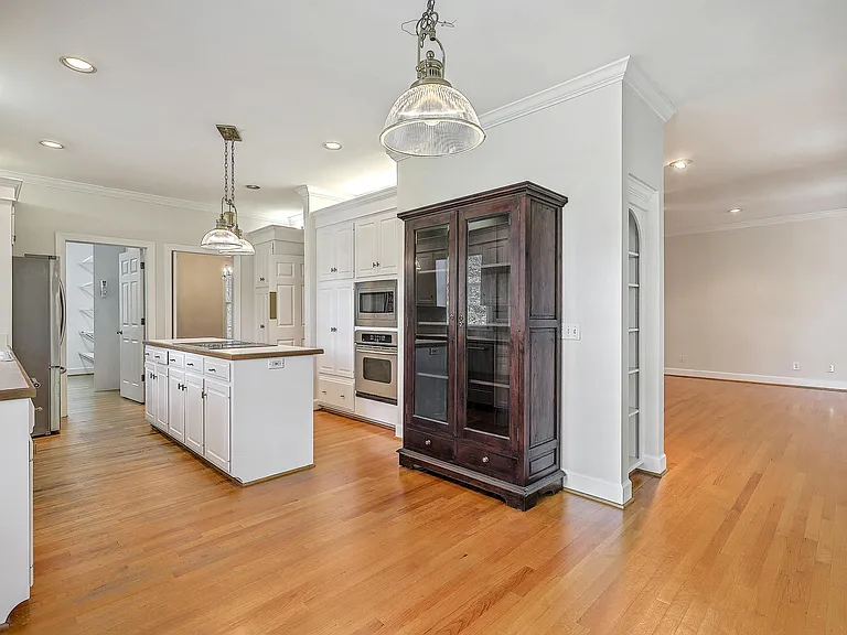 317 Rutherford St — Photo 20
