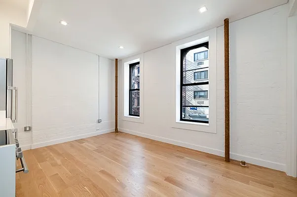 Rented by Veracity NYC LLC | media 21