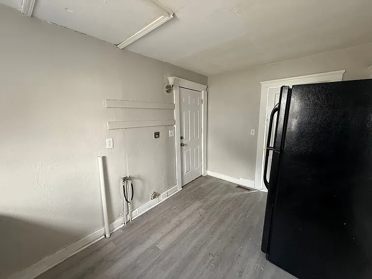 1421 Long Ave — Photo 6