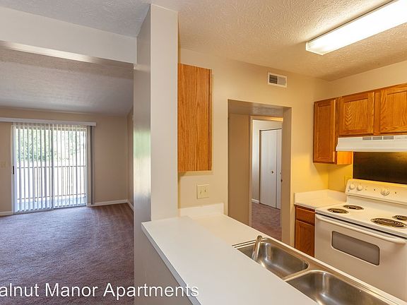 3rd image of 3720 N Bennington Ct APT D