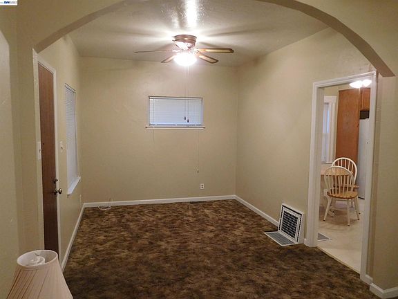 4th image of 1540 Orchard Ave