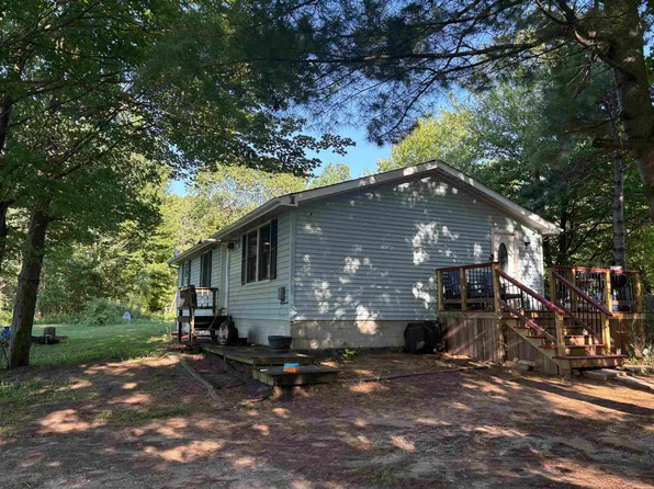 15887 S Hemlock Rd, Oakley, MI 48649