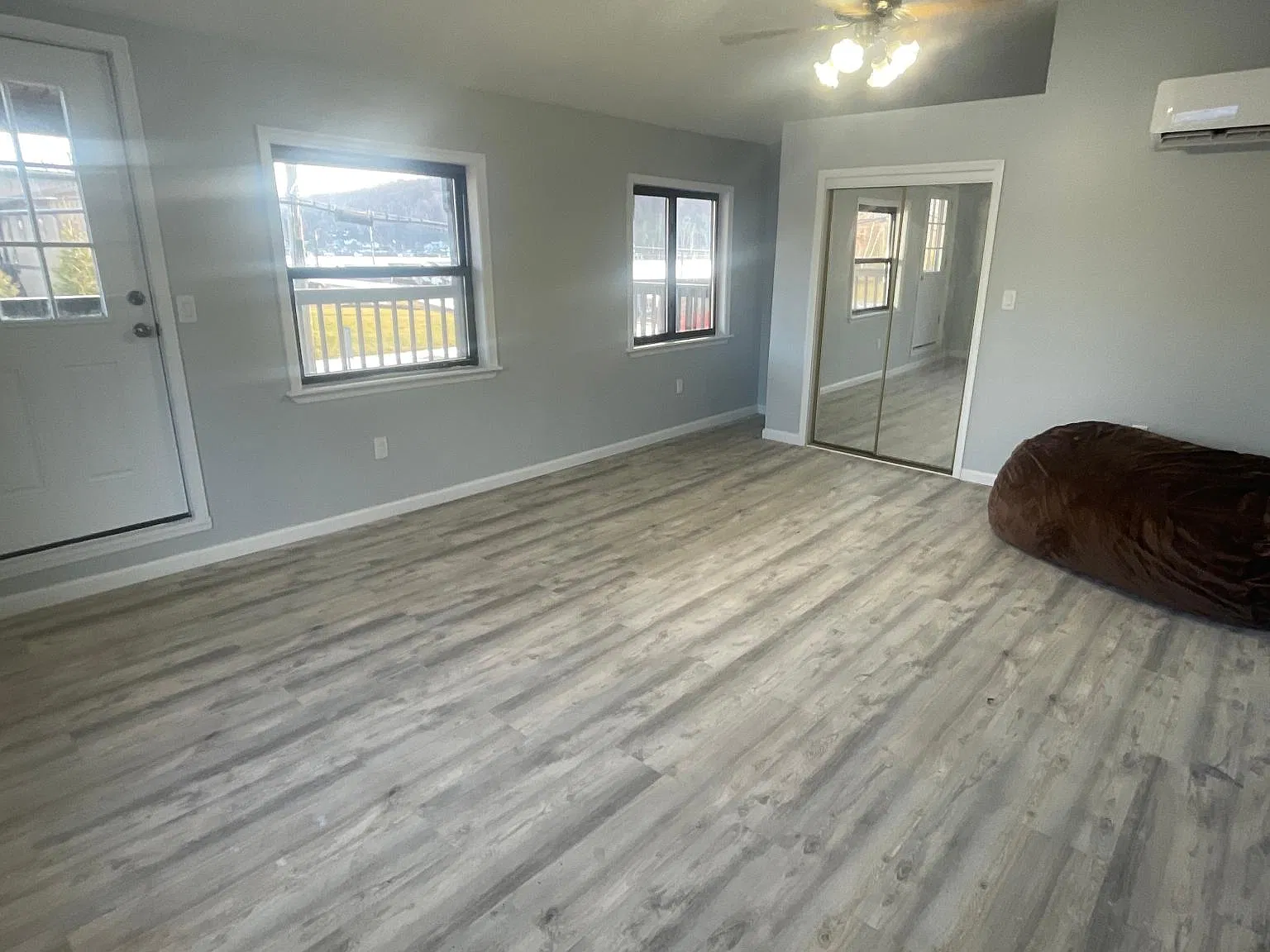 3 bed, 1200 sqft, $2,000 — Photo 2