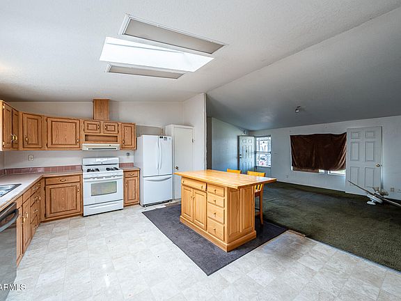 4th image of 18619 N 25TH Way