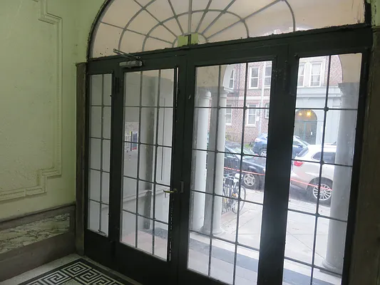 Rented by Space Real Estate | media 29