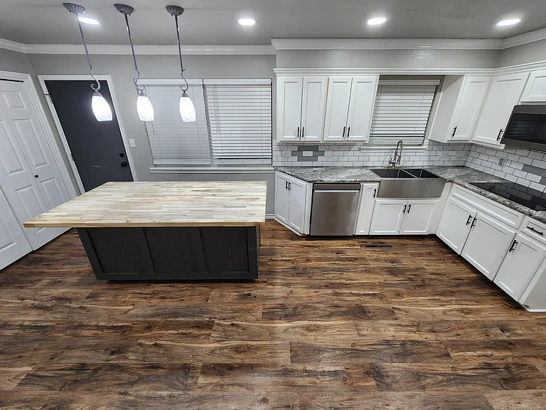 204 S Morrison Dr — Photo 9