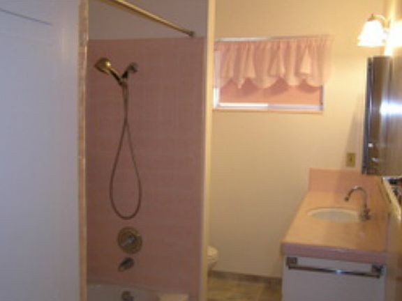5th image of 205 Santa Cruz Ave