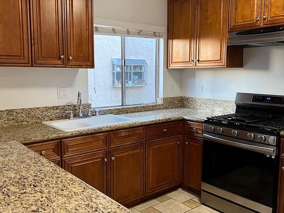 3rd image of 1101 Laveta Ter APT 18