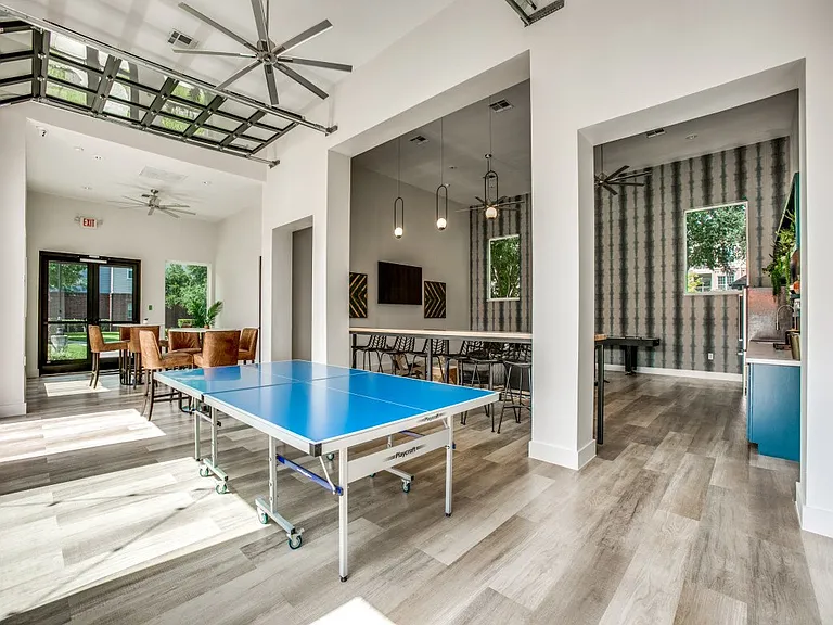 Aventura on Briar Forest — Photo 34