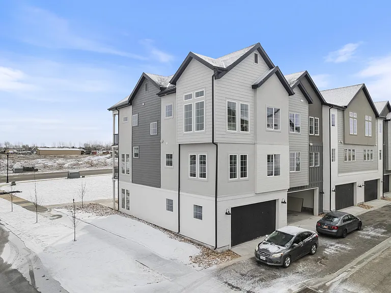 1804 S Sawmill Blvd #501 — Photo 6