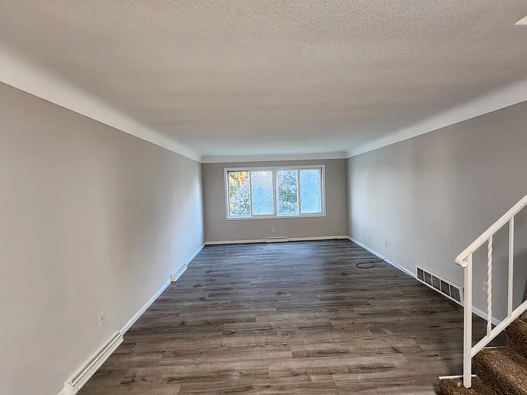 405 2nd Ave S — Photo 4