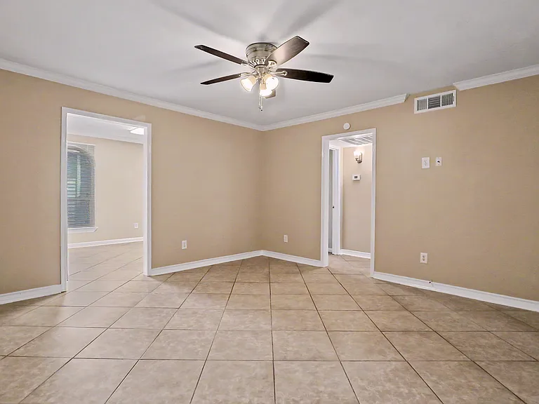 4420 Sonfield St — Photo 6