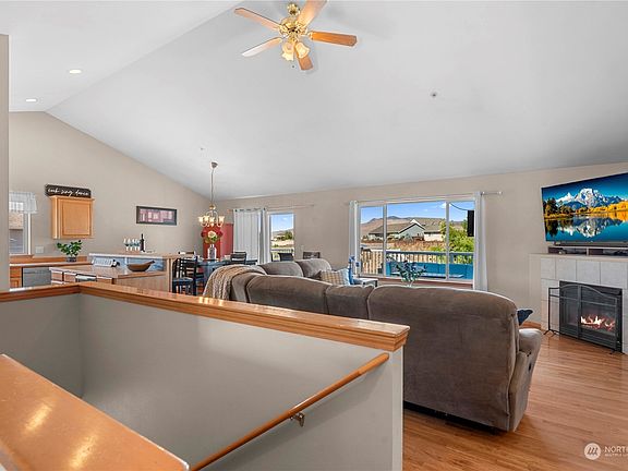 5th image of 1304 Wheatridge Drive