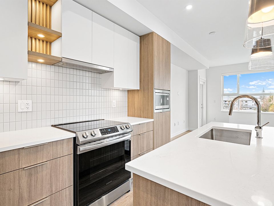 1st image of 20695 Eastleigh Cres #401