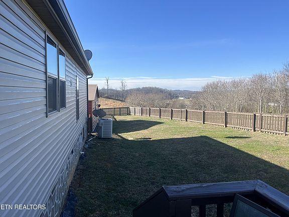 4th image of 1216 Lookout Dr